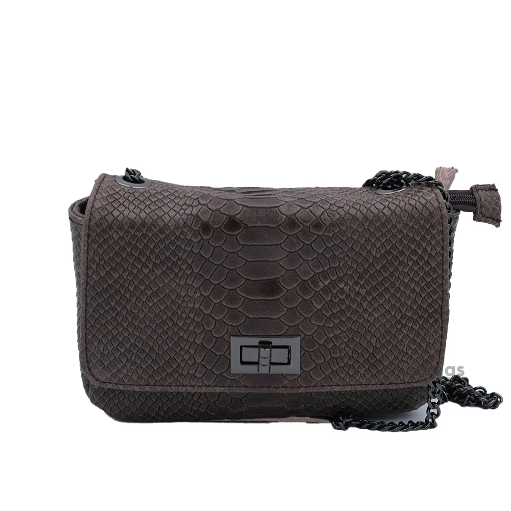leather_bag_10_202507201547.webp