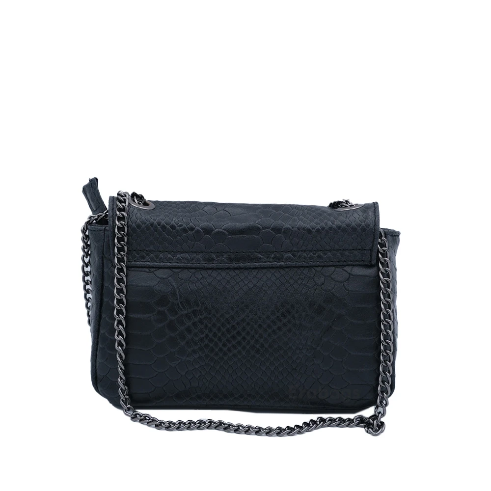 leather_bag_3_202507201547.webp
