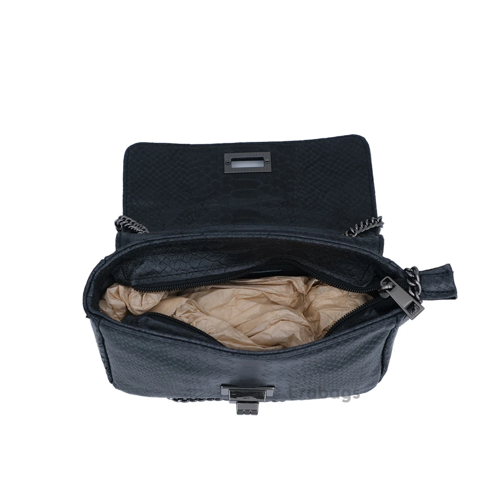 leather_bag_5_202507201547.webp