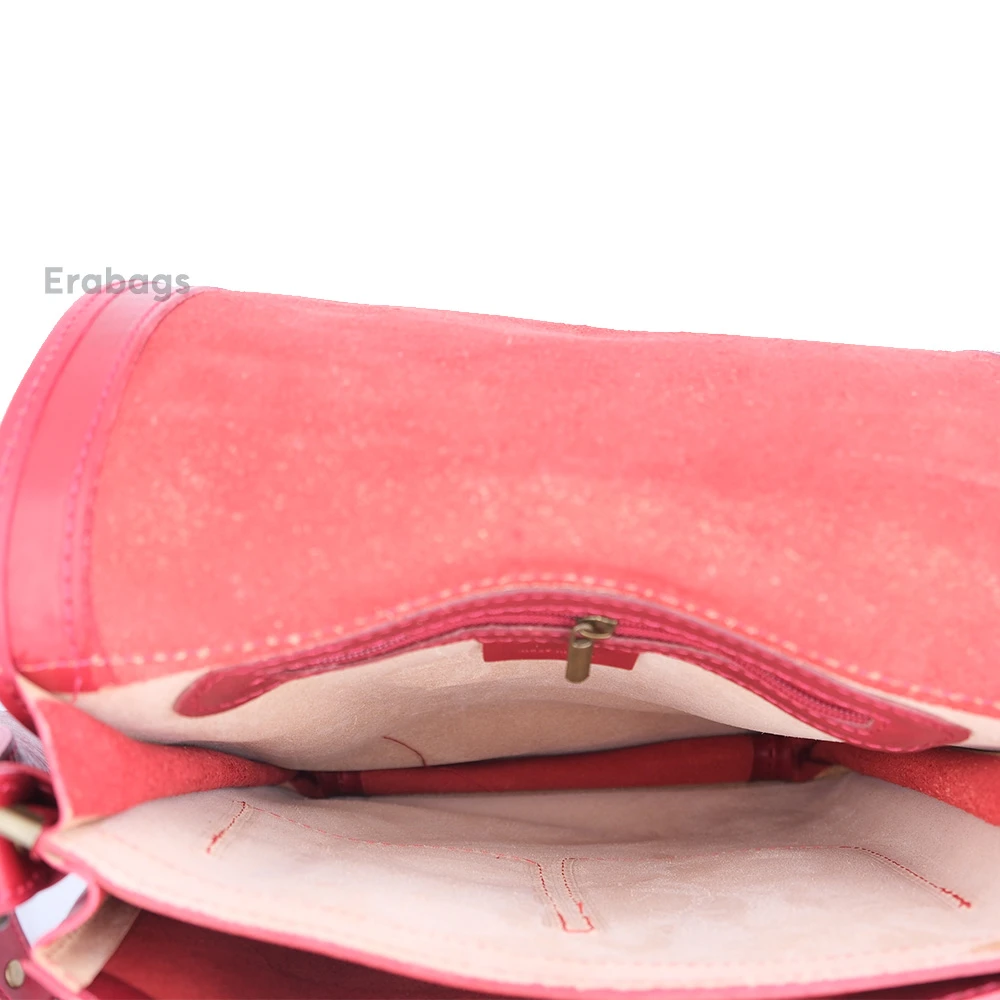 leather_bag_3_202507242241.webp