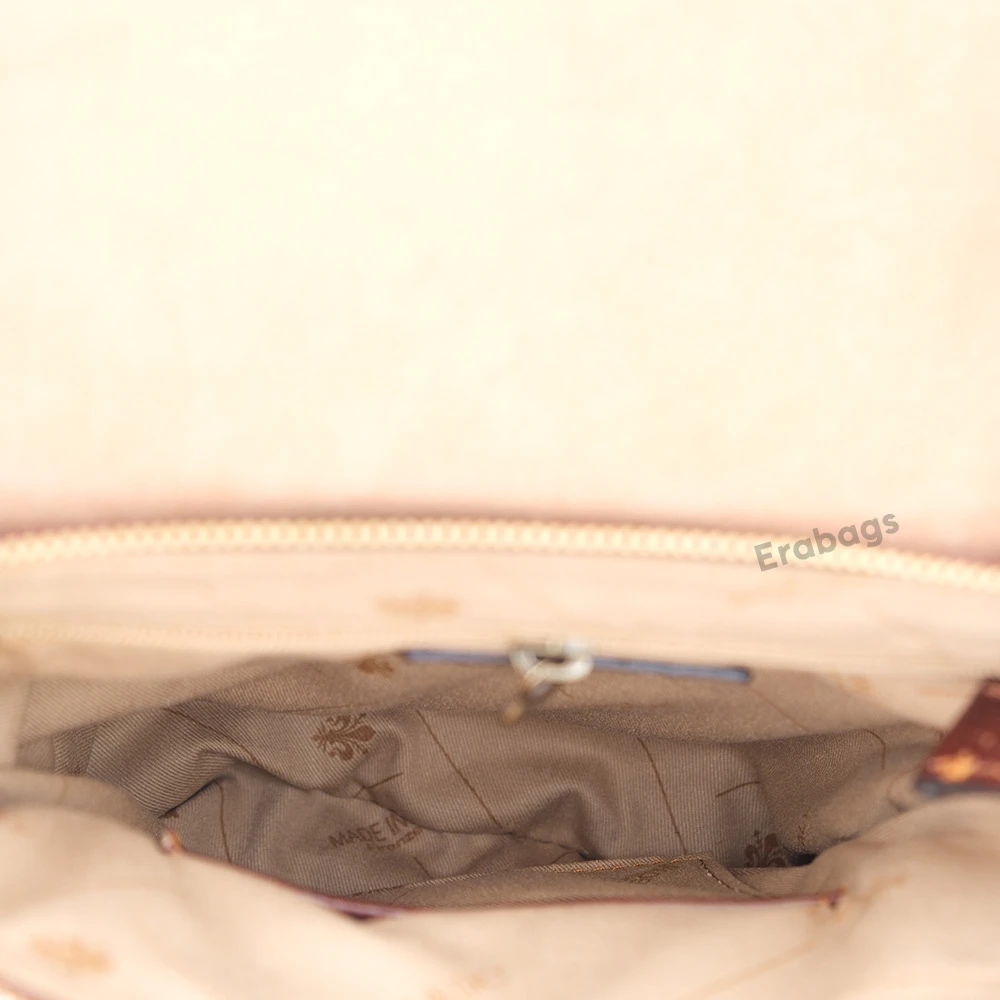 leather_bag_4_202507242252.webp