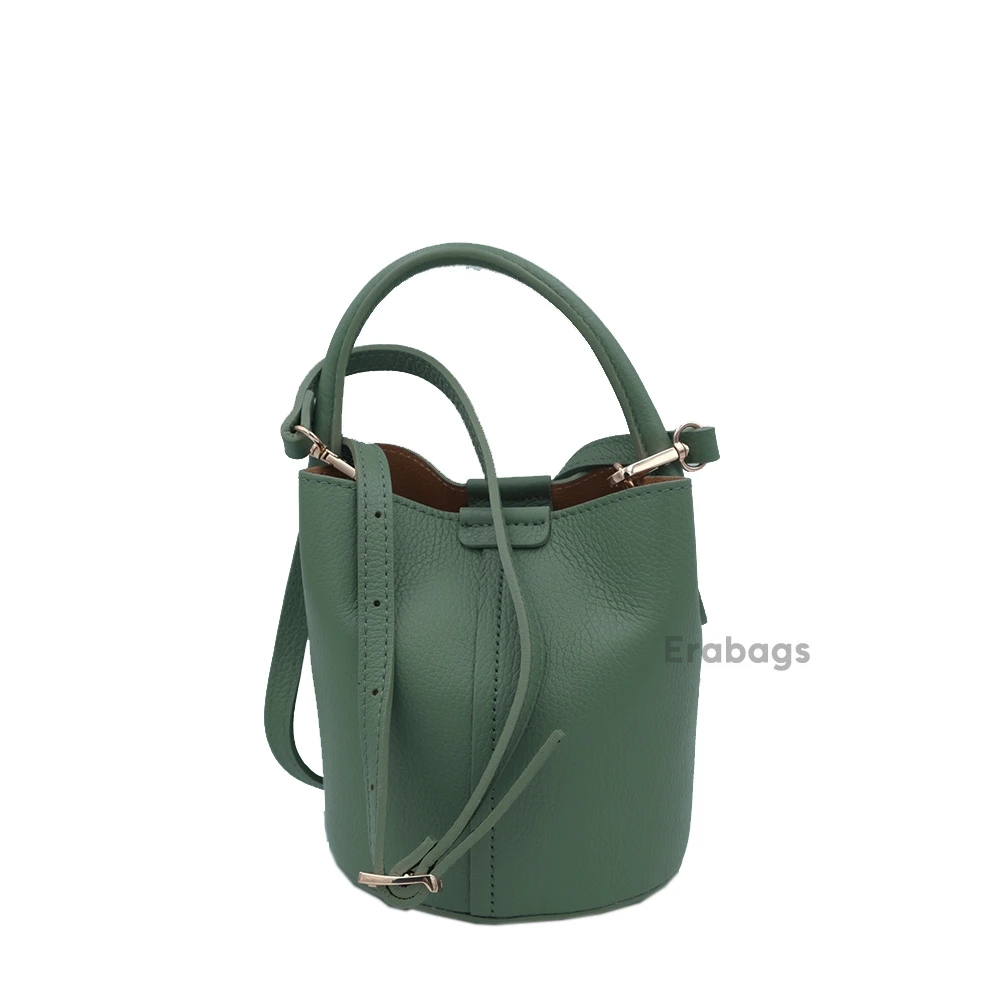 leather_bag_1_202507271739.webp