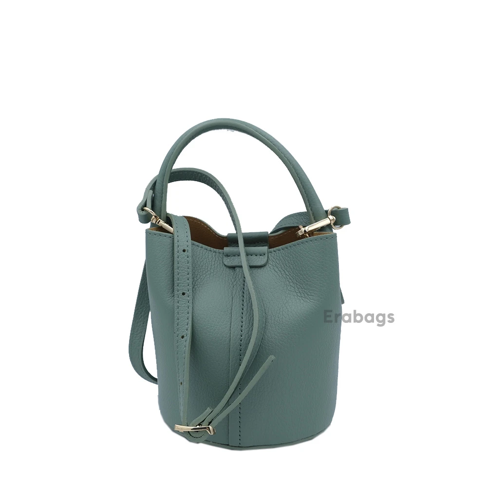 leather_bag_2_202507271737.webp