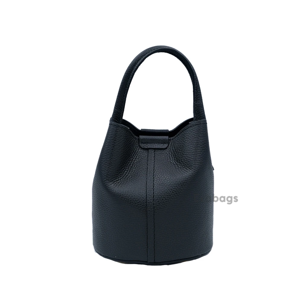 leather_bag_2_20250727_1528.webp
