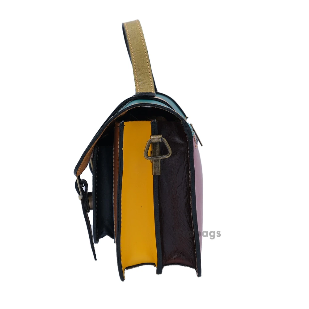 leather_bag_12_202507272347.webp