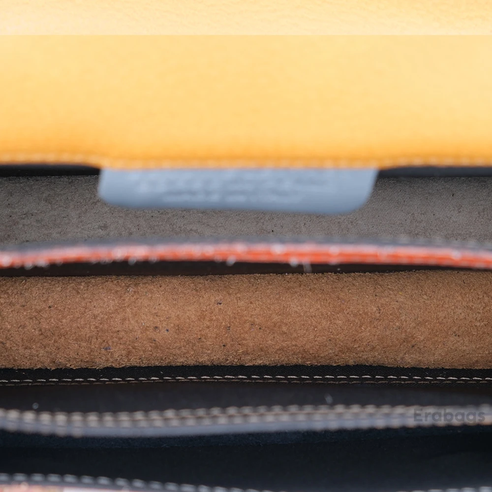 leather_bag_16_202507272347.webp