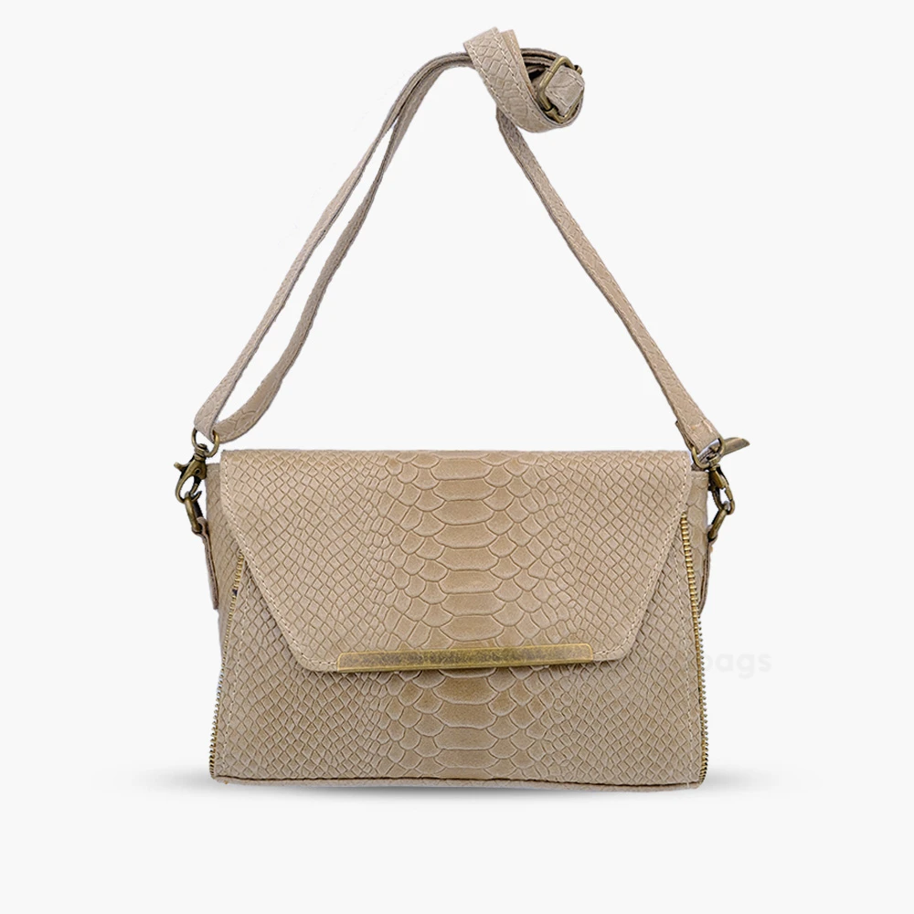 leather_bag_1_20250808_1604.webp