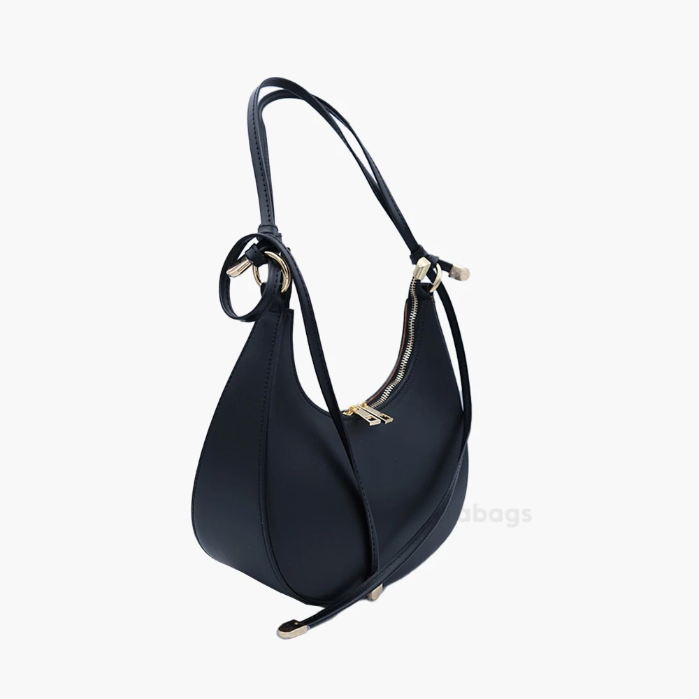 leather_bag_2_20250823_1839.webp